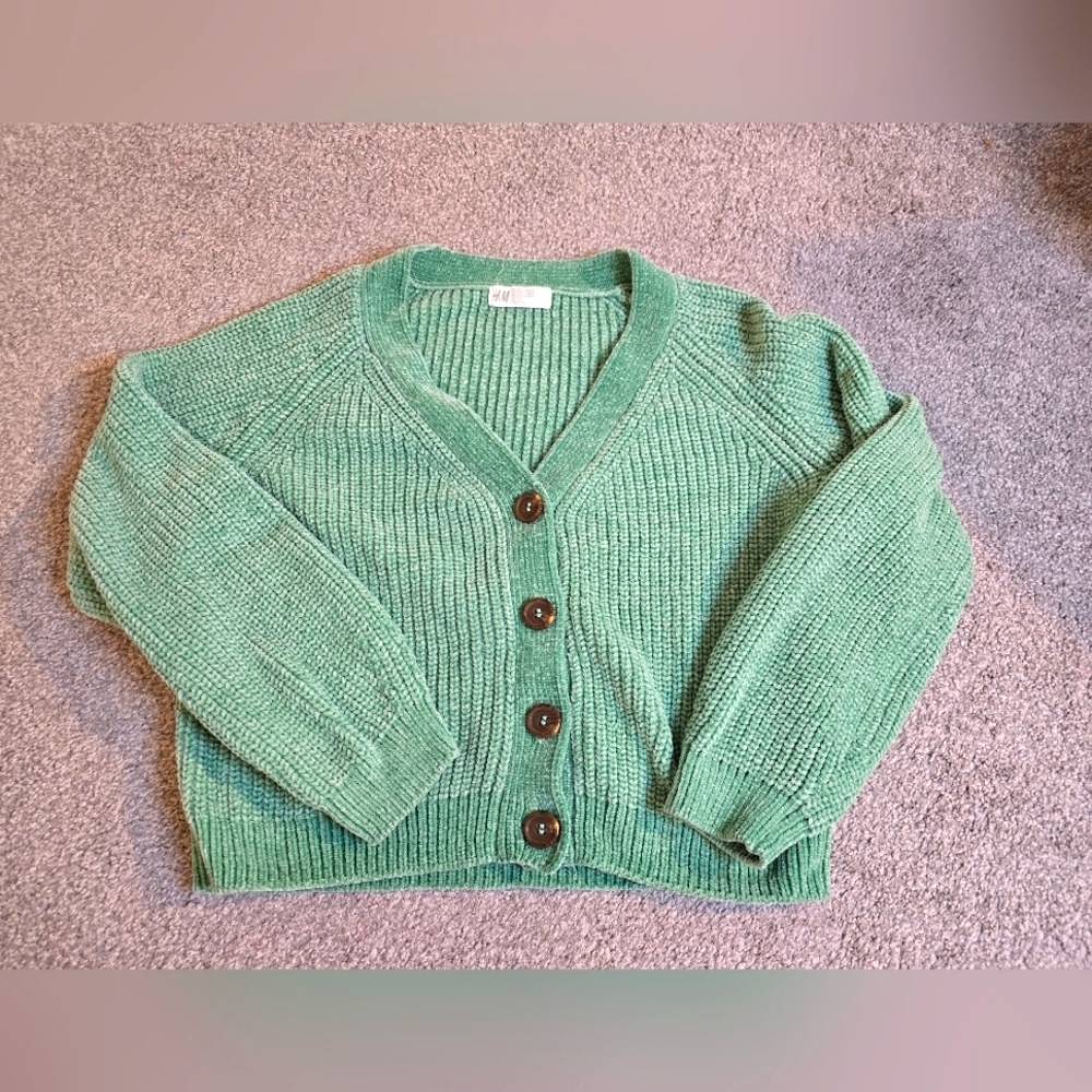 H&M Long Sleeve Knitted Cardigan Button Front Soft Green Fall Layering